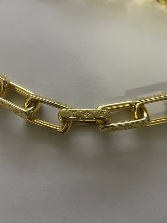 Pre-owned Louis Vuitton Monogram gold necklace