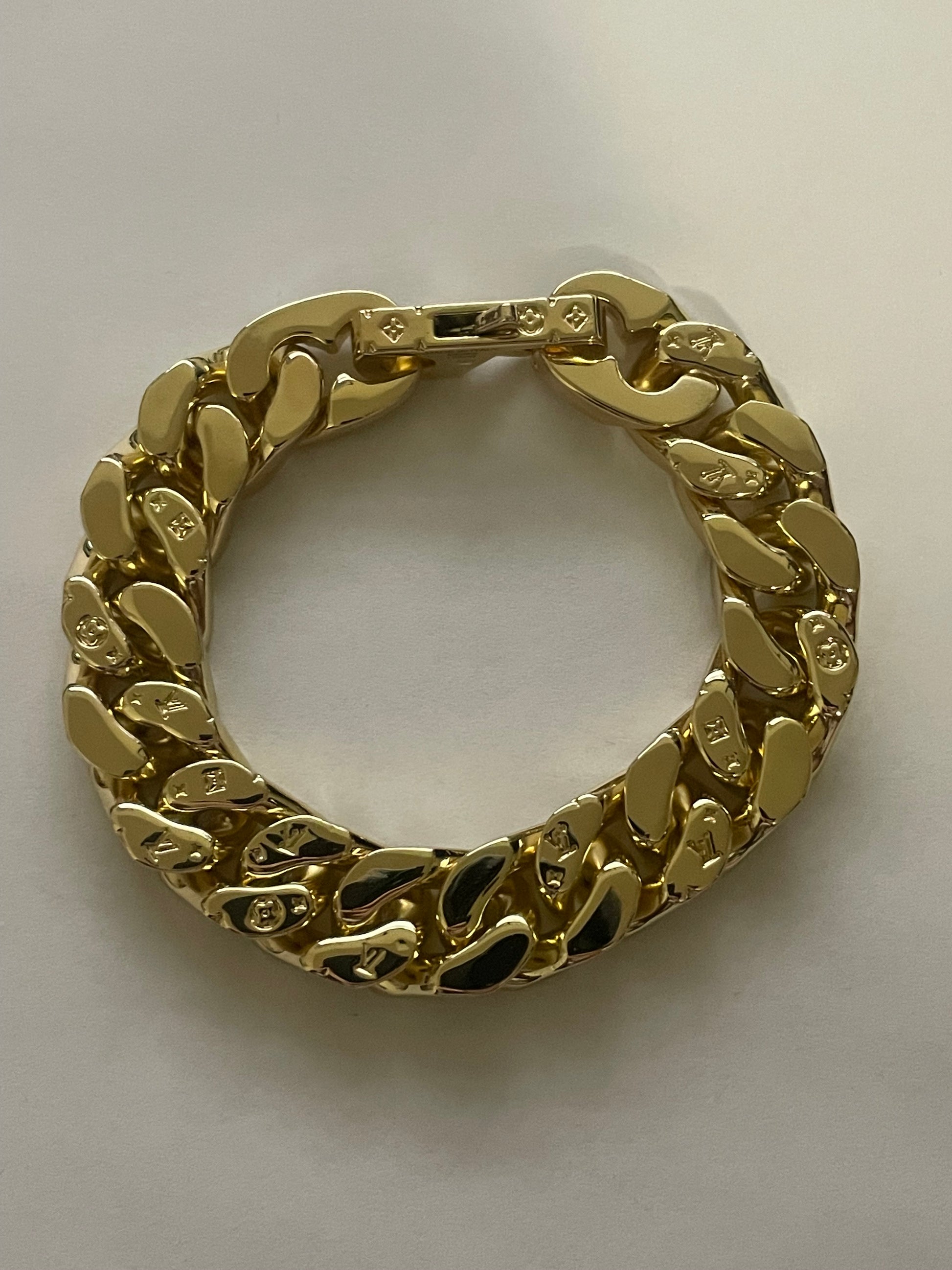 Pre-owned Louis Vuitton Monogram Cuban Chain Bracelet Gold – M